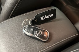 punainen Opel Astra 2016 kuva 28.