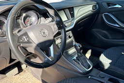 valkoinen Opel Astra 2016 kuva 3.