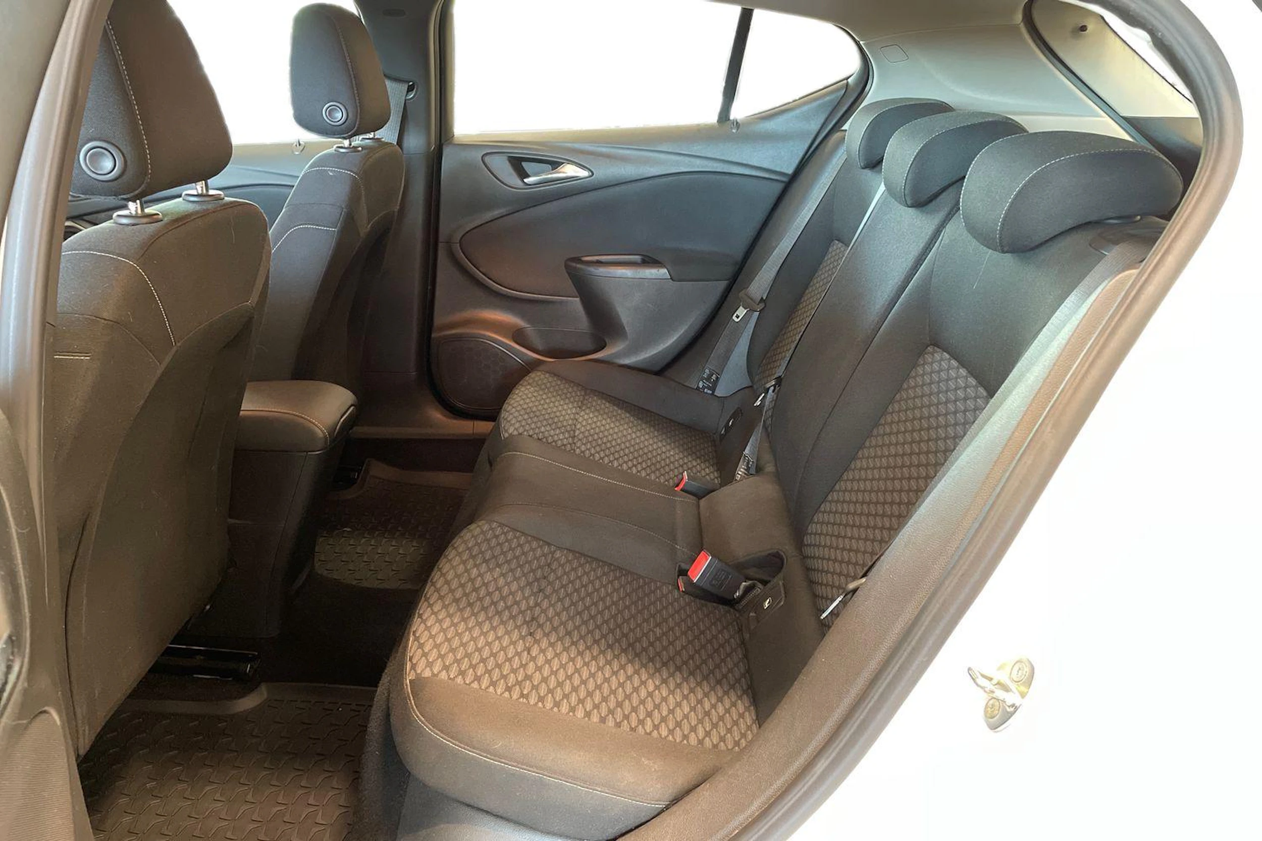 valkoinen Opel Astra 2016 kuva 8.
