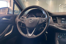 valkoinen Opel Astra 2016 kuva 12.