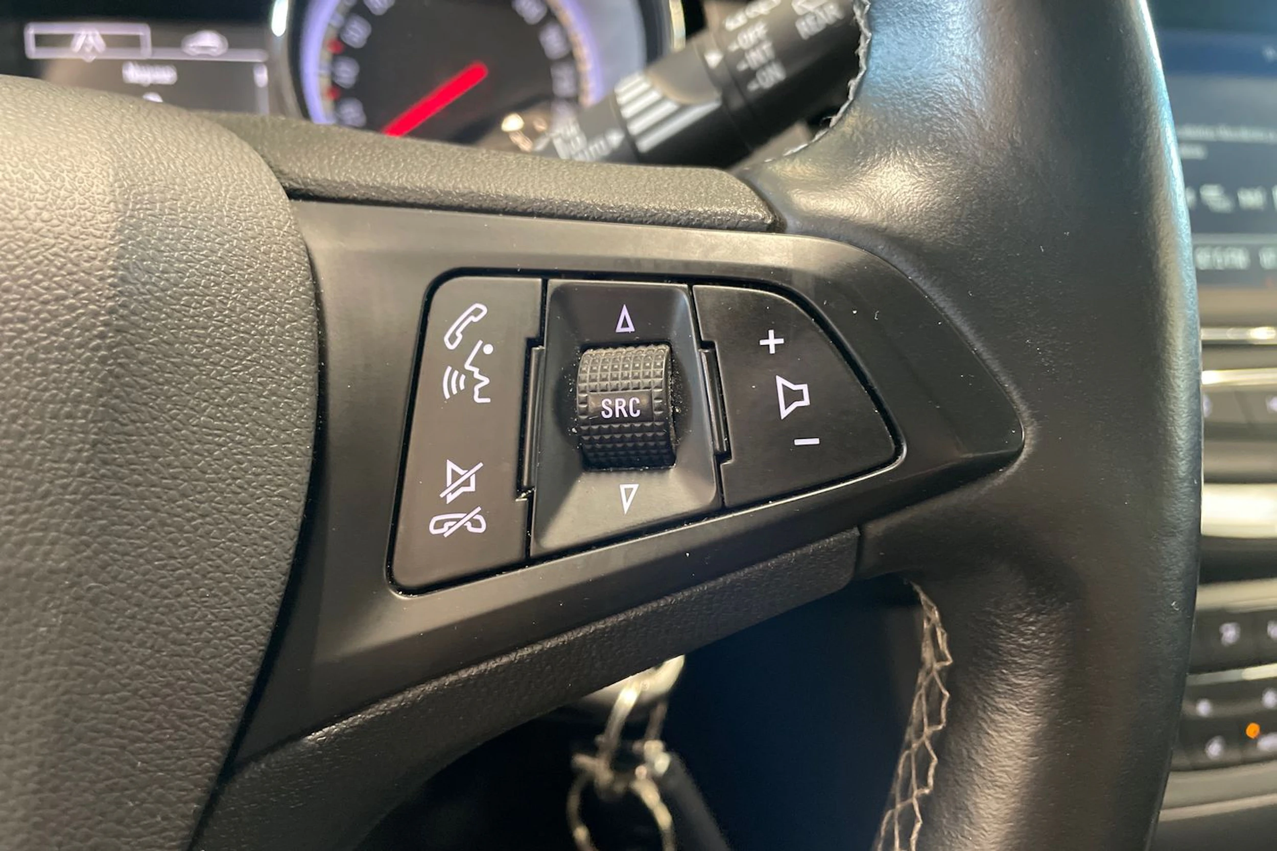 valkoinen Opel Astra 2016 kuva 14.