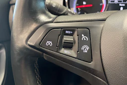 valkoinen Opel Astra 2016 kuva 15.