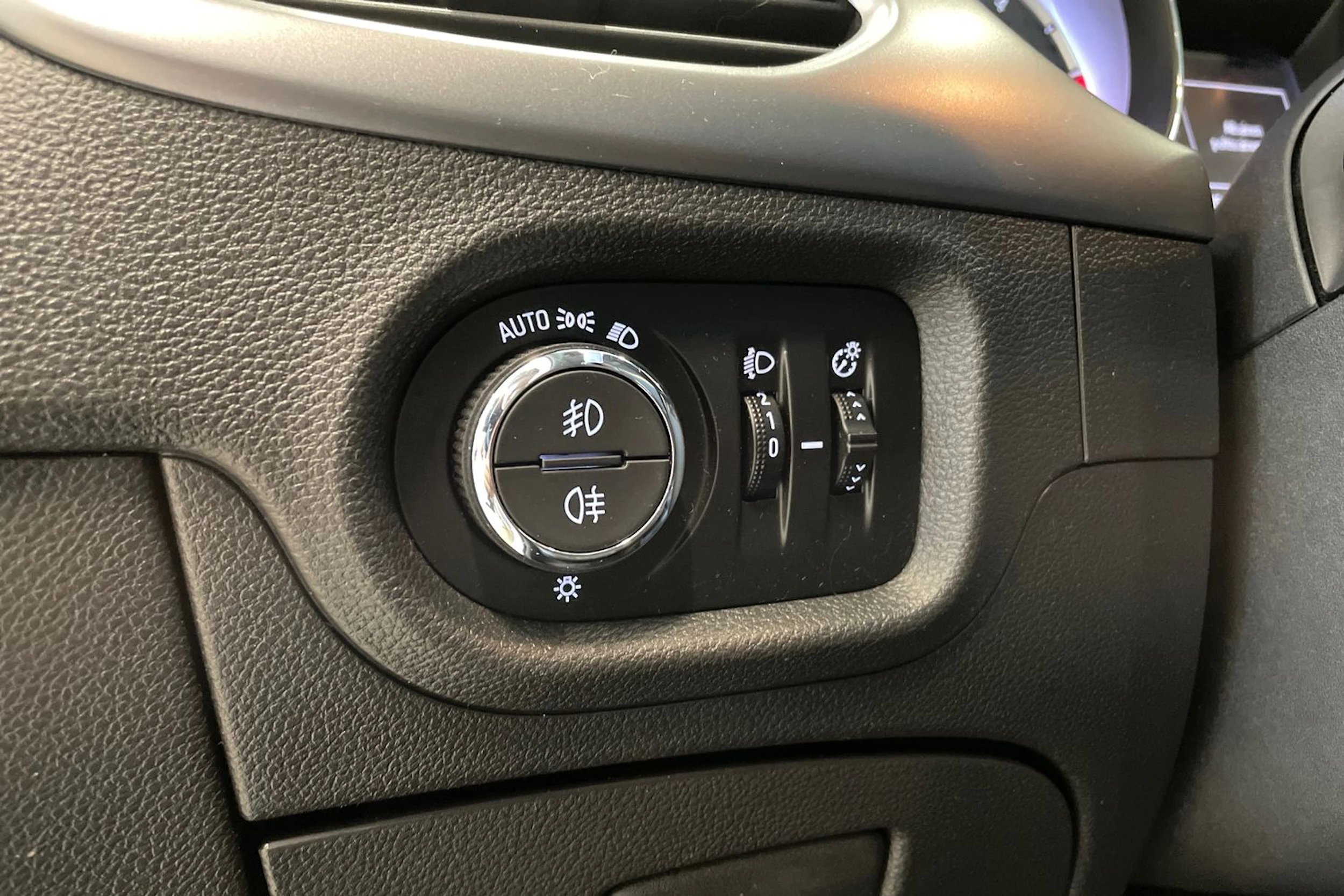 valkoinen Opel Astra 2016 kuva 21.