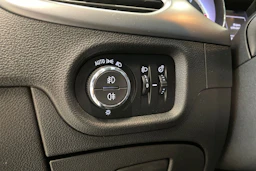valkoinen Opel Astra 2016 kuva 21.