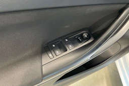 valkoinen Opel Astra 2016 kuva 22.