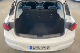 valkoinen Opel Astra 2016 kuva 23.