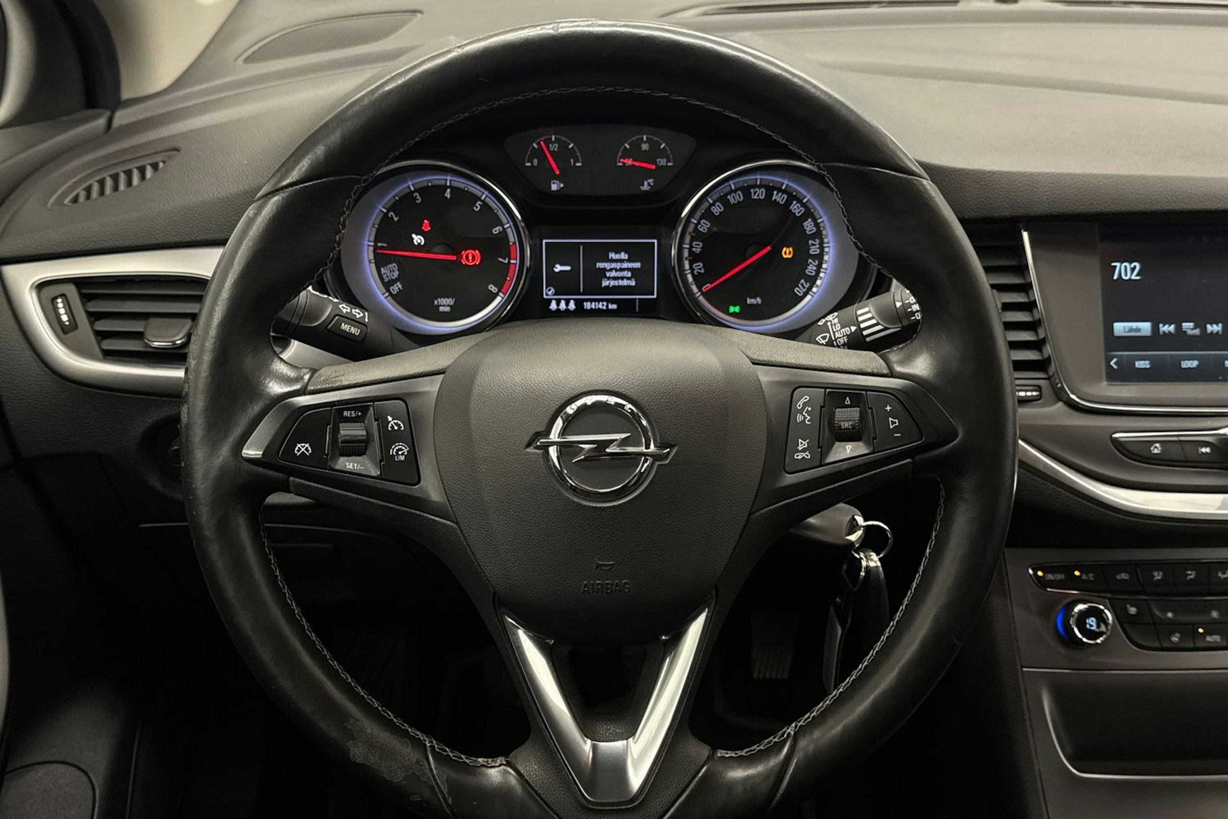 valkoinen Opel Astra 2016 kuva 14.