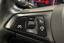 valkoinen Opel Astra 2016 kuva 17.