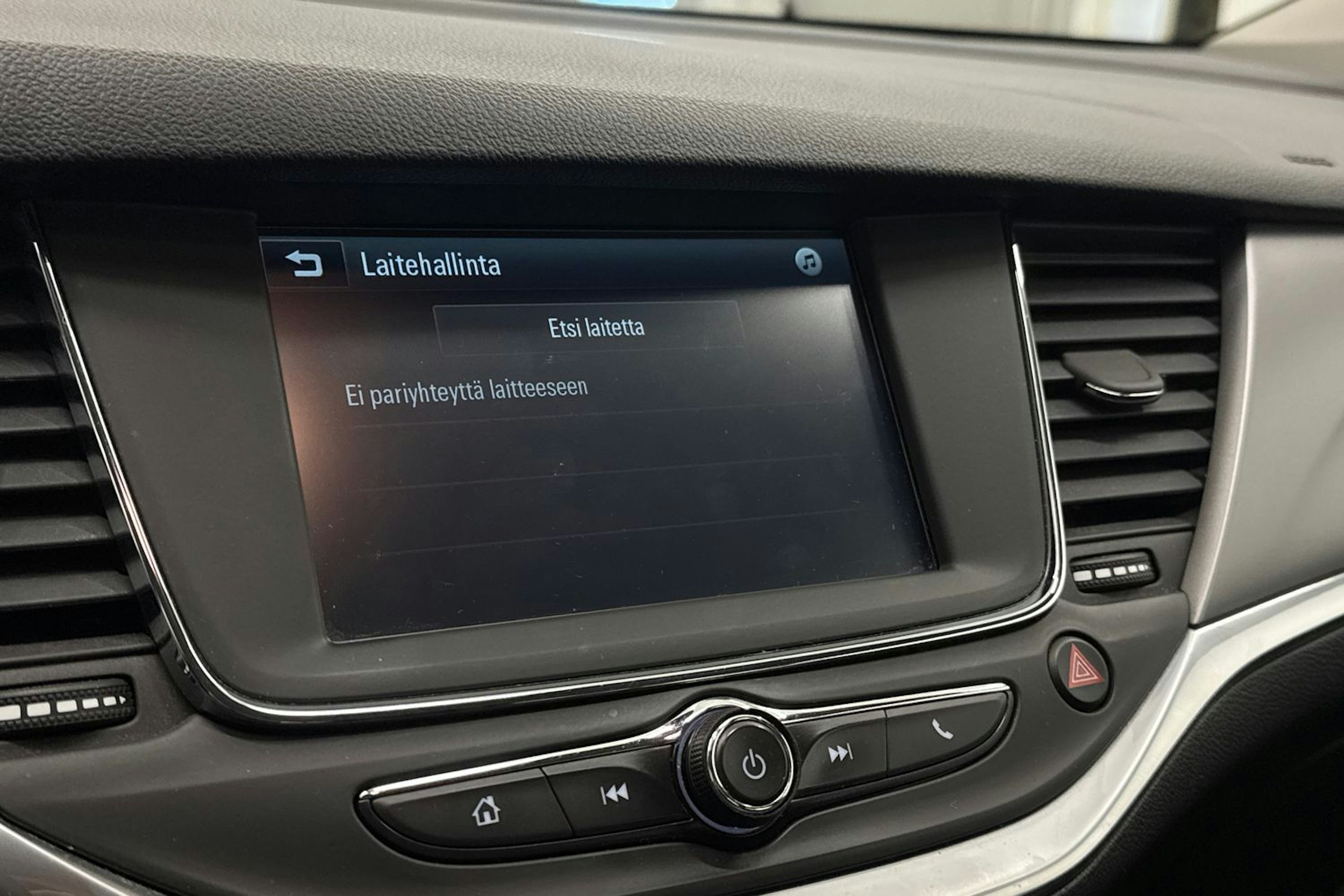 valkoinen Opel Astra 2016 kuva 24.