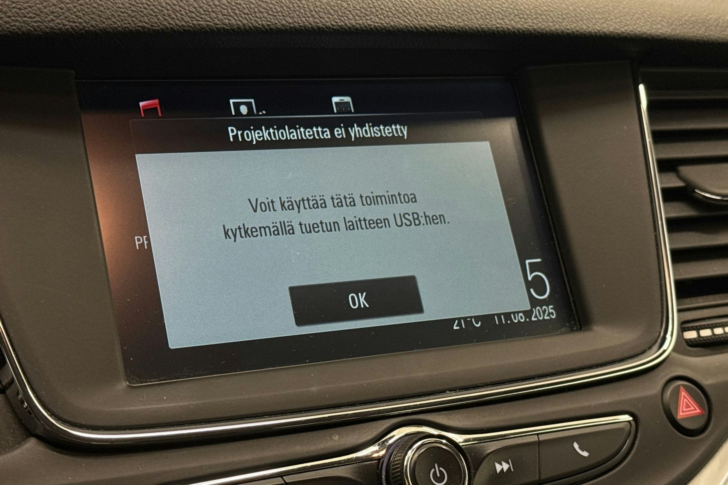 valkoinen Opel Astra 2016 kuva 25.