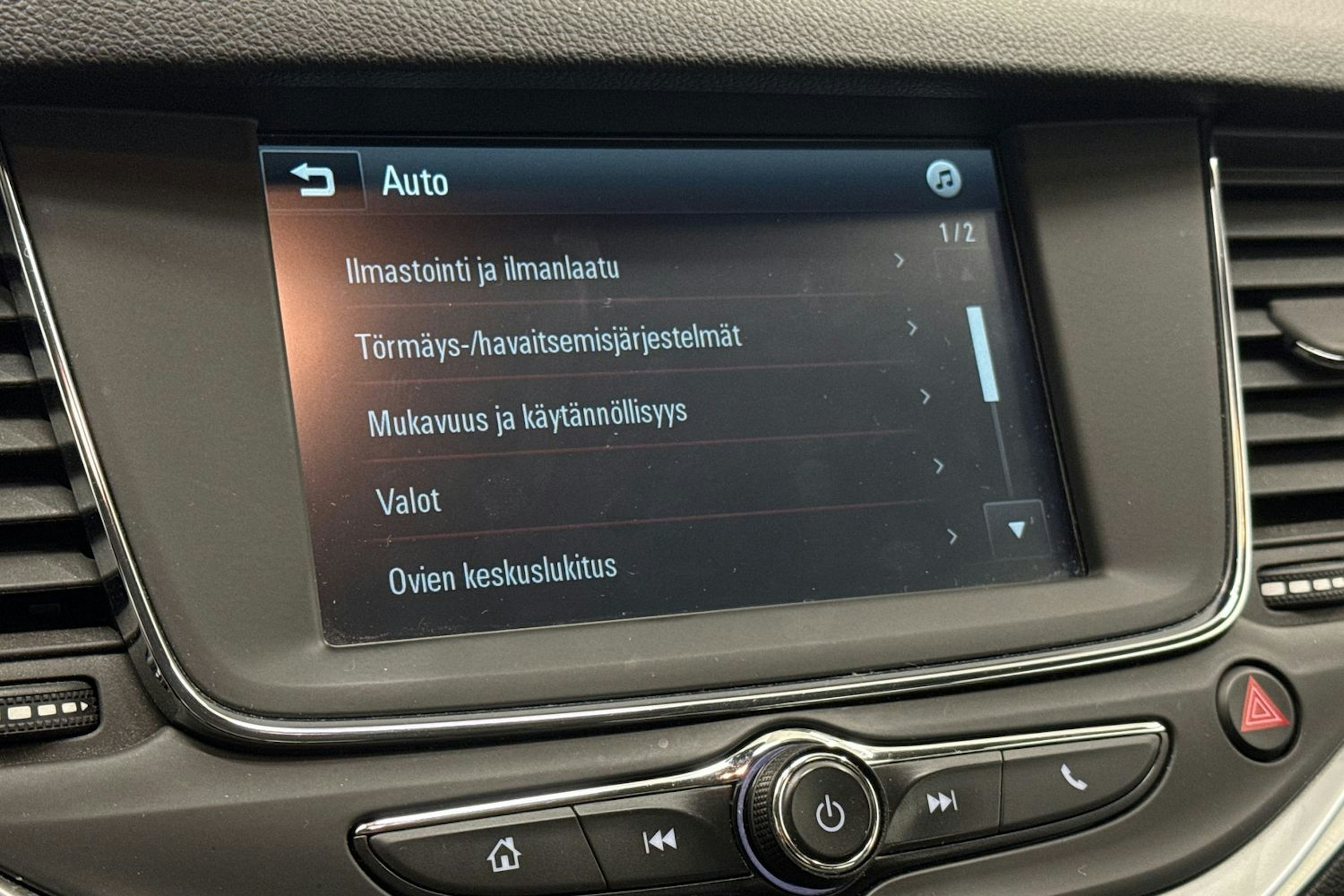 valkoinen Opel Astra 2016 kuva 26.