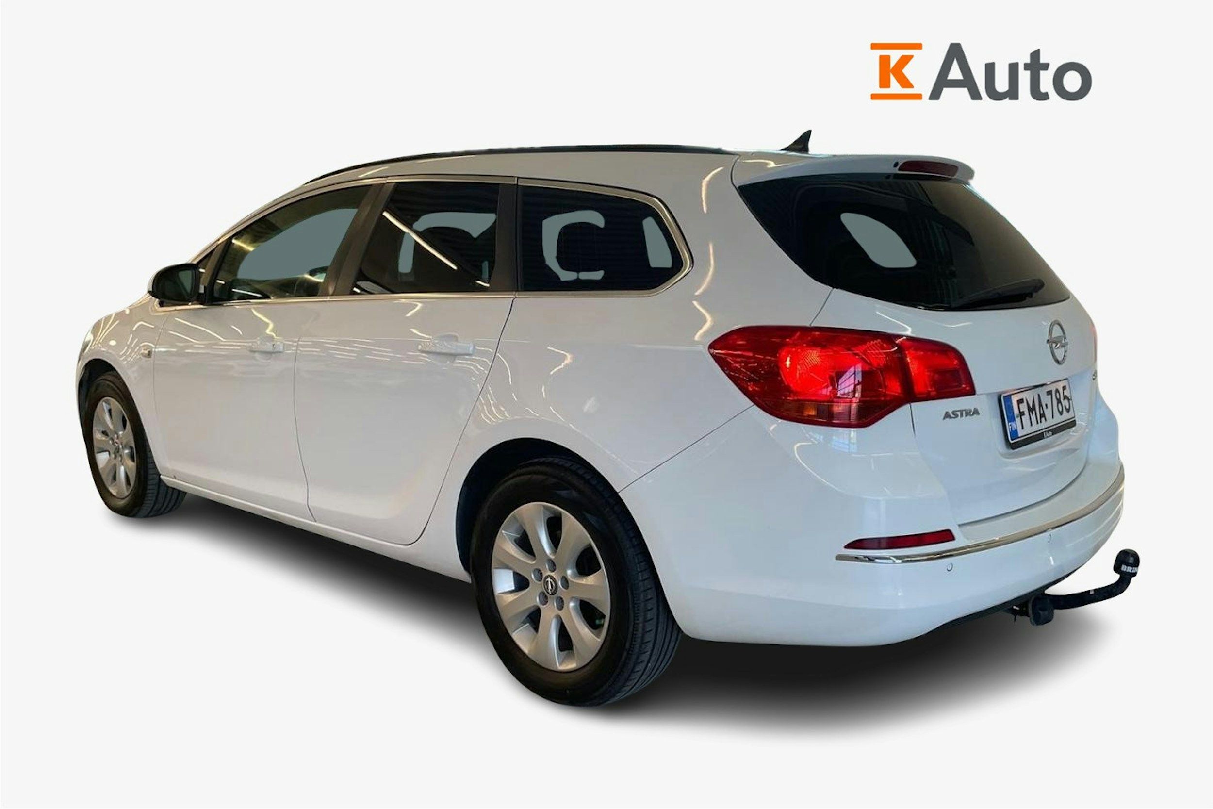 valkoinen Opel Astra 2016 kuva 2.