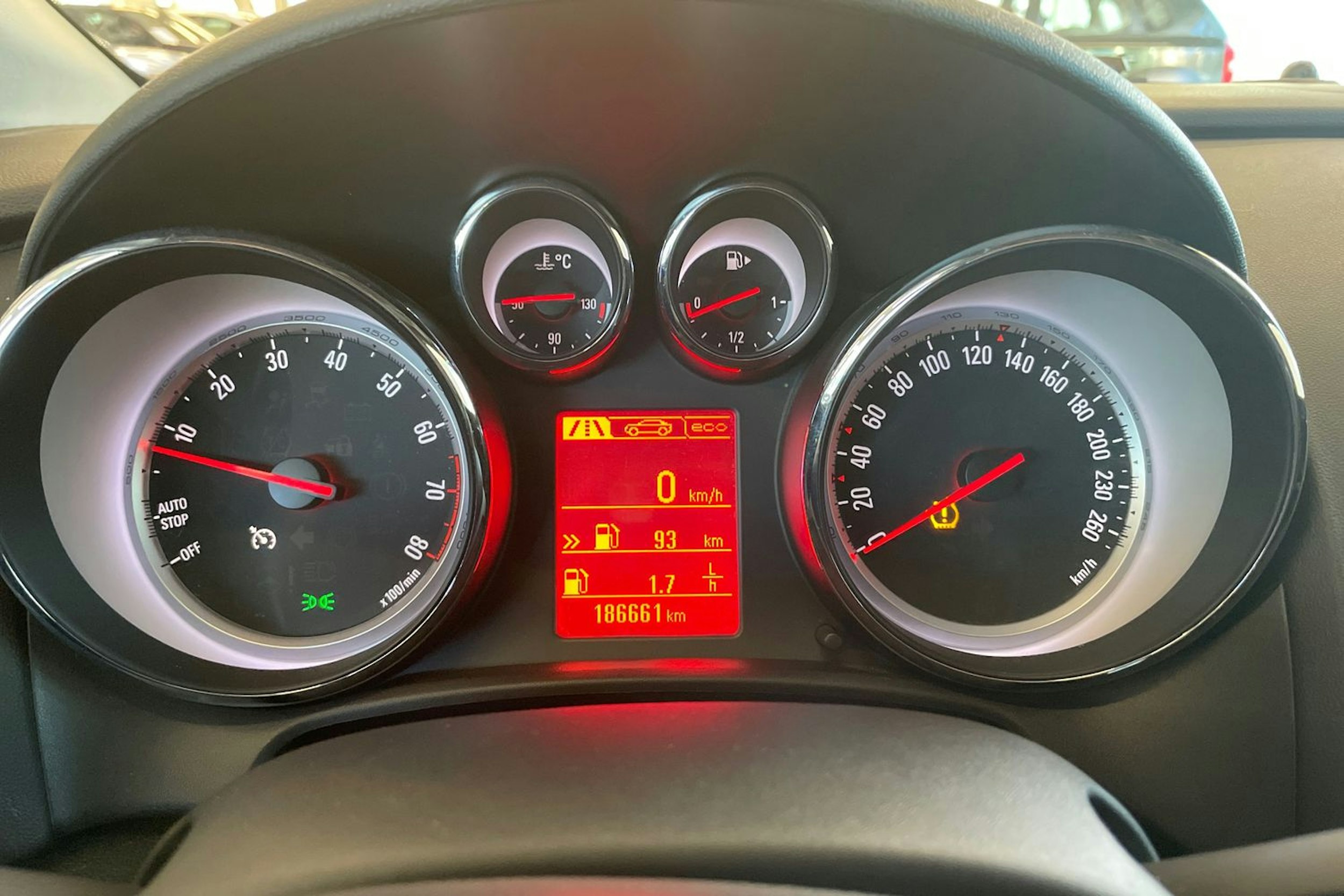 valkoinen Opel Astra 2016 kuva 14.
