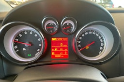 valkoinen Opel Astra 2016 kuva 14.