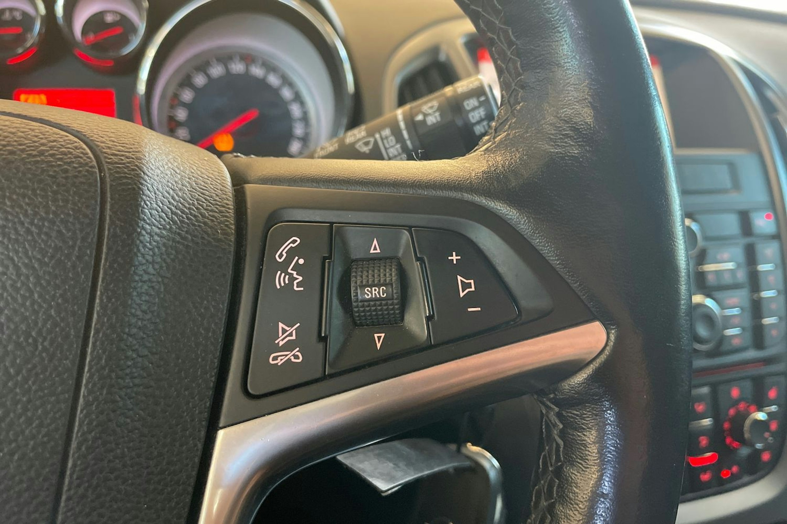 valkoinen Opel Astra 2016 kuva 15.