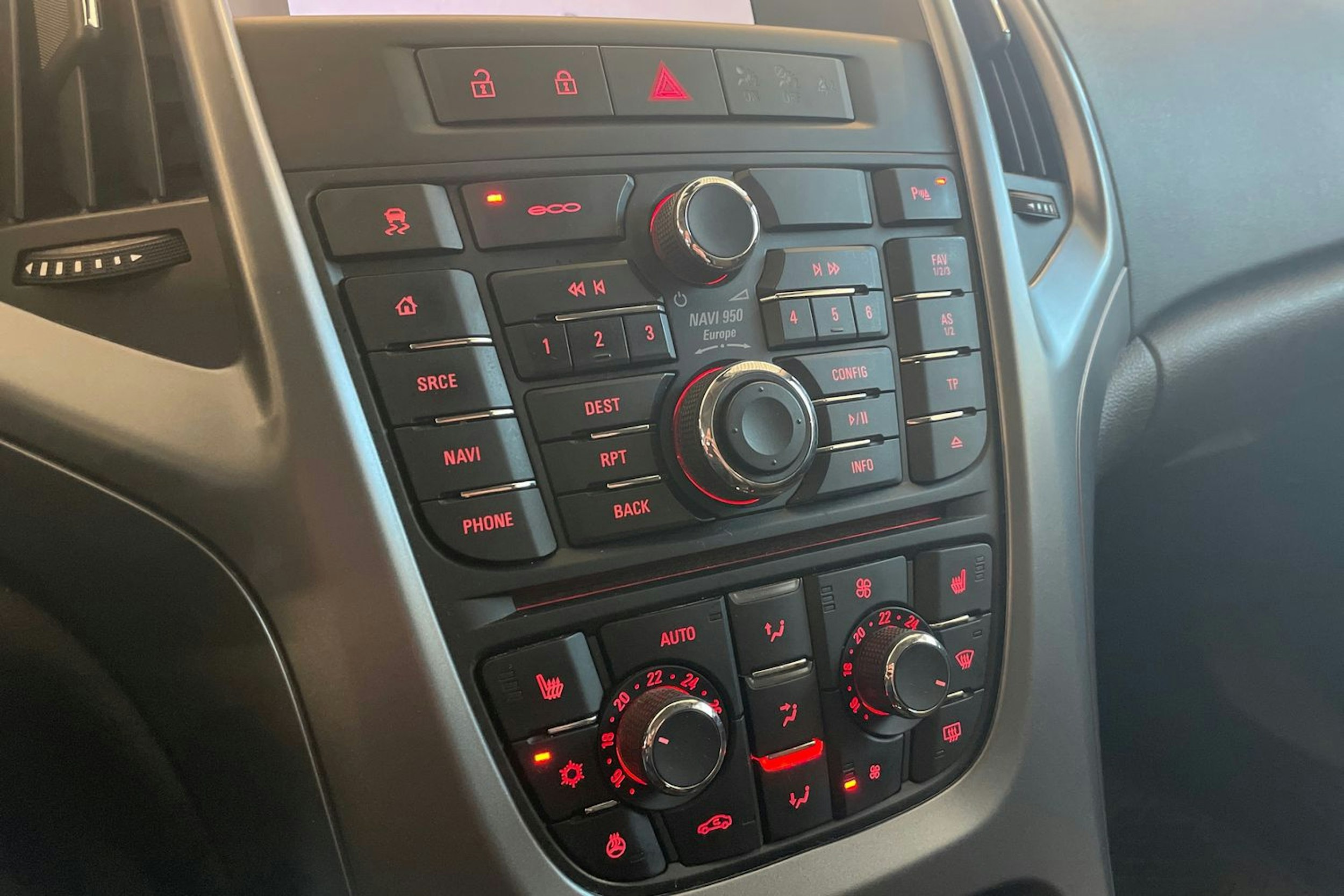 valkoinen Opel Astra 2016 kuva 19.