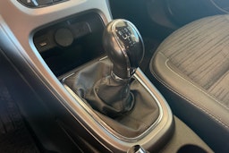 valkoinen Opel Astra 2016 kuva 20.
