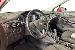 punainen Opel Astra 2016 kuva 7.