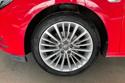 punainen Opel Astra 2016 kuva 11.