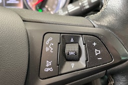 punainen Opel Astra 2016 kuva 16.