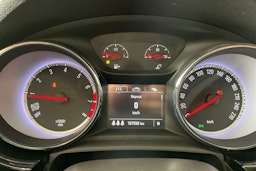 punainen Opel Astra 2016 kuva 18.
