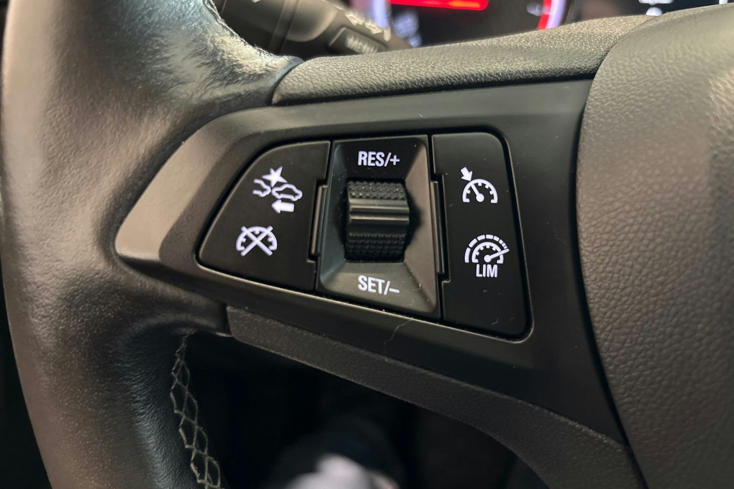 Sininen Opel ASTRA 2016 kuva 15.