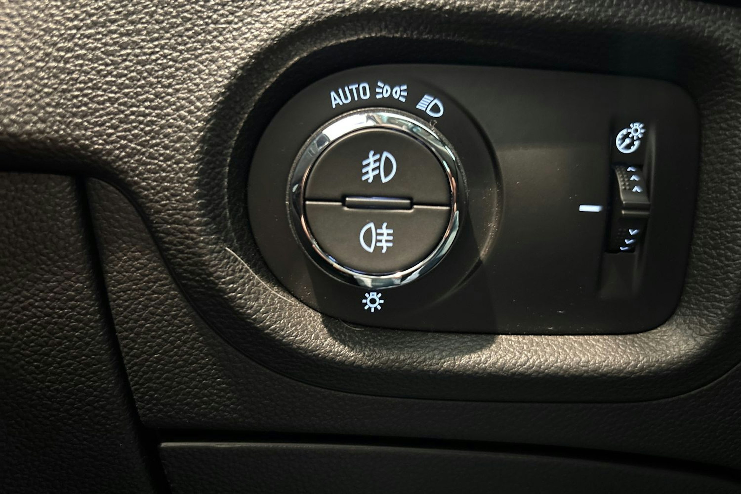 Sininen Opel ASTRA 2016 kuva 17.