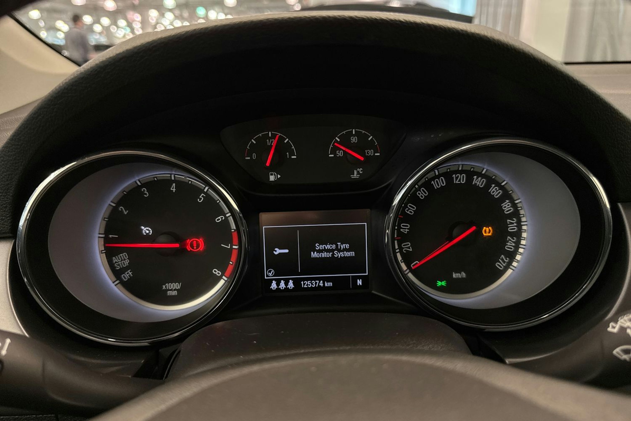 sininen Opel Astra 2016 kuva 17.