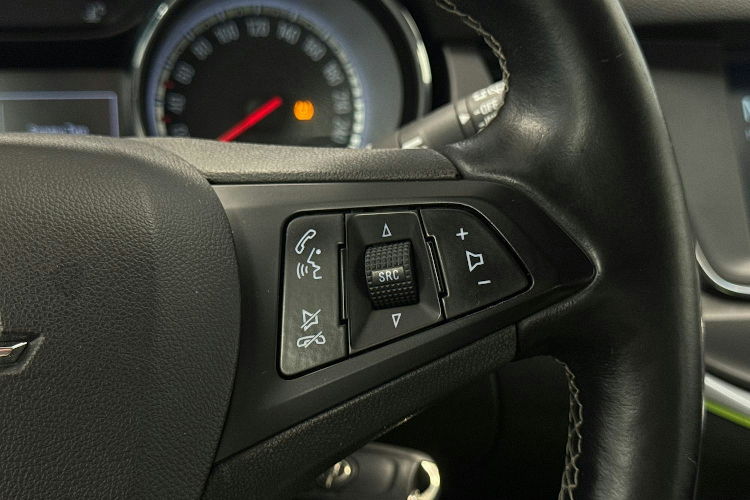 sininen Opel Astra 2016 kuva 19.