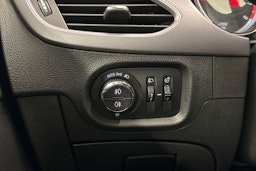 sininen Opel Astra 2016 kuva 20.