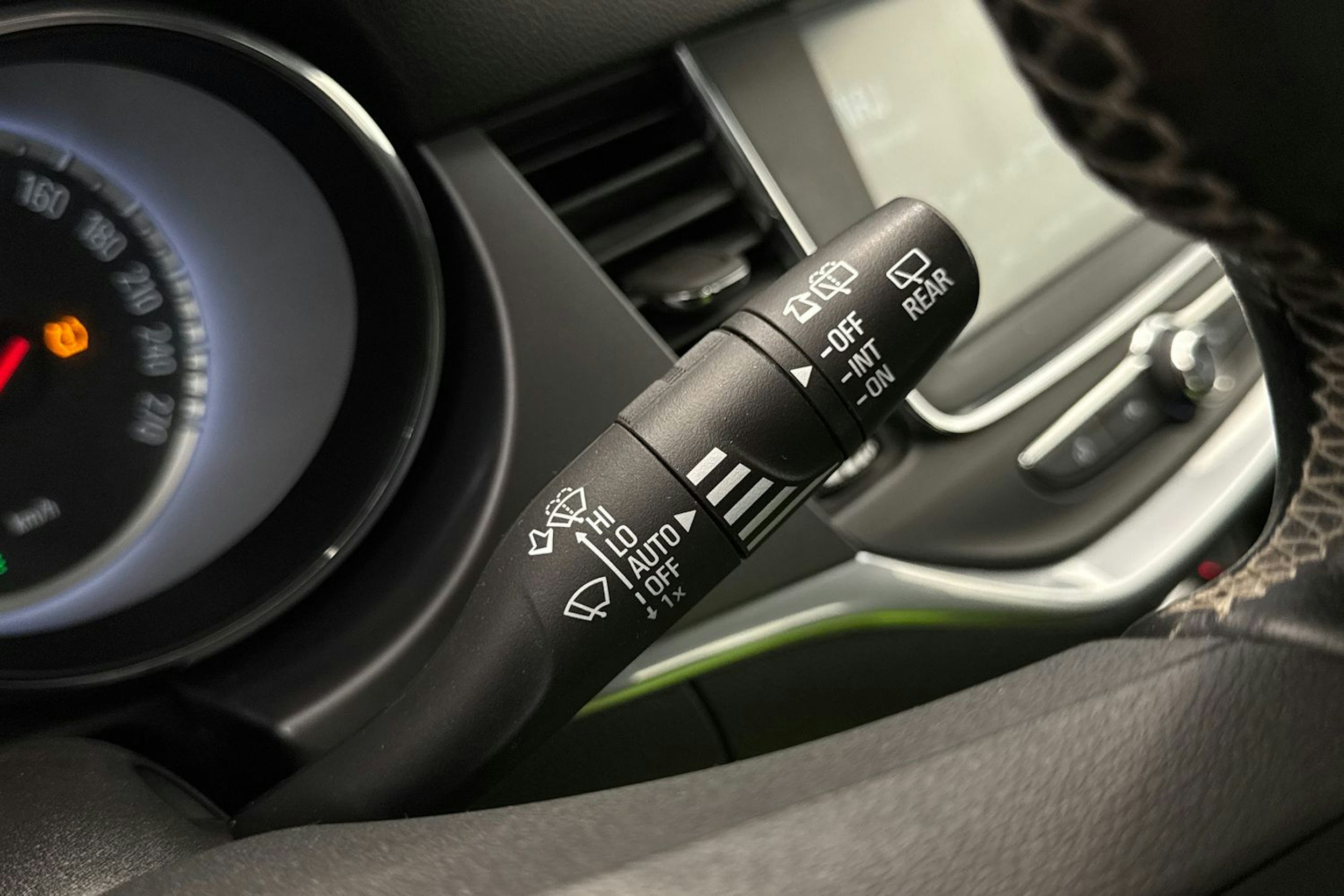 sininen Opel Astra 2016 kuva 22.
