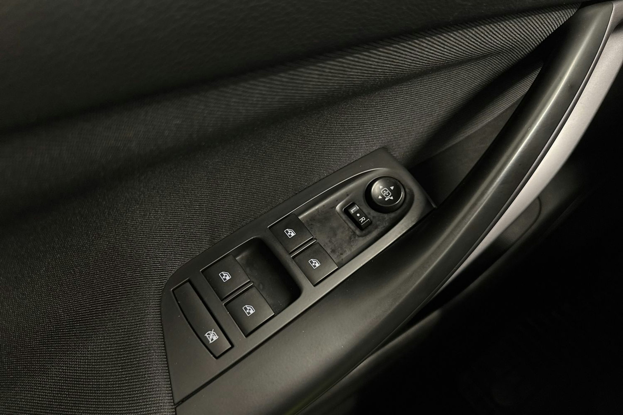 sininen Opel Astra 2016 kuva 23.