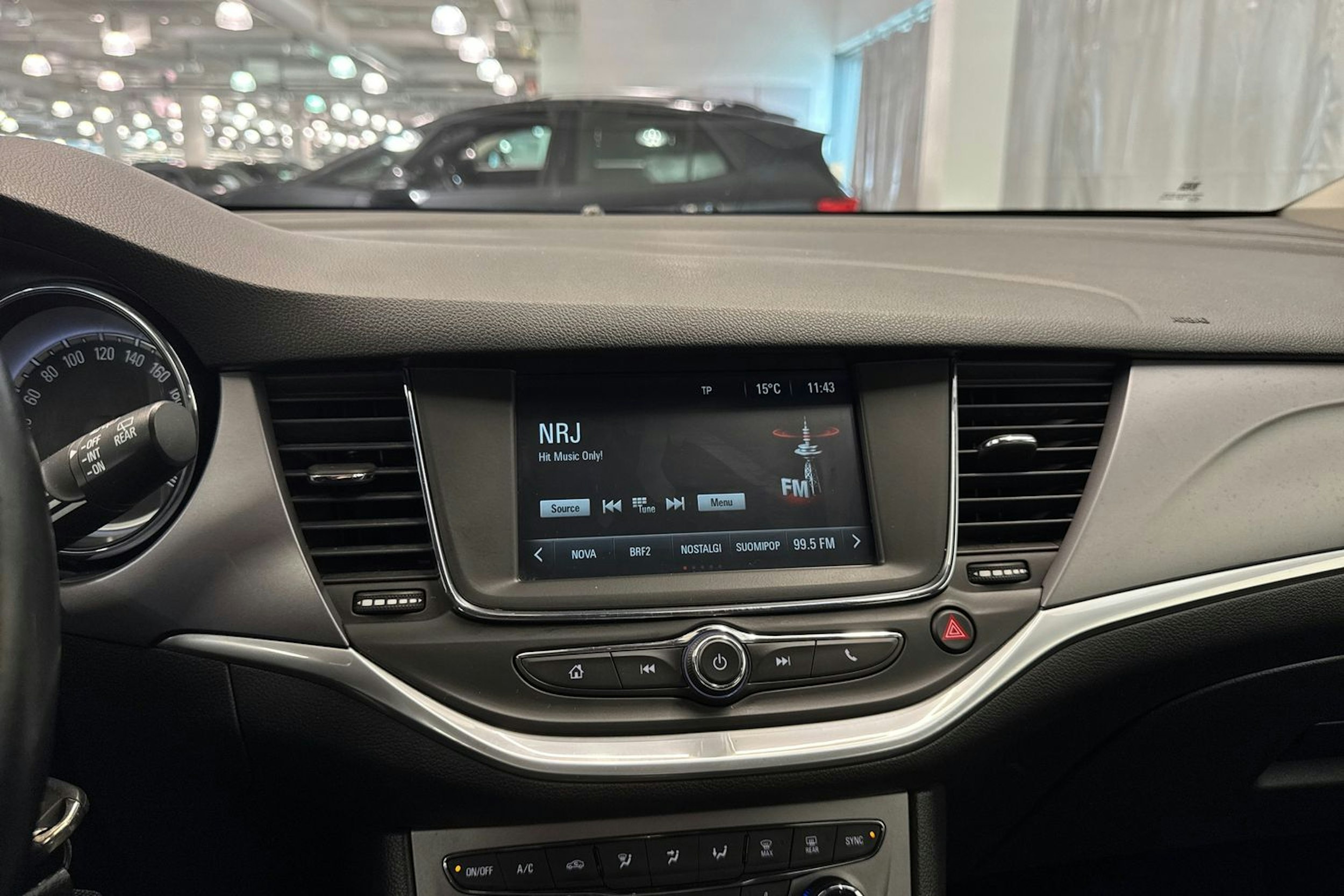 sininen Opel Astra 2016 kuva 27.