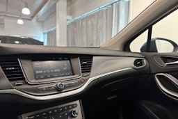 sininen Opel Astra 2016 kuva 28.