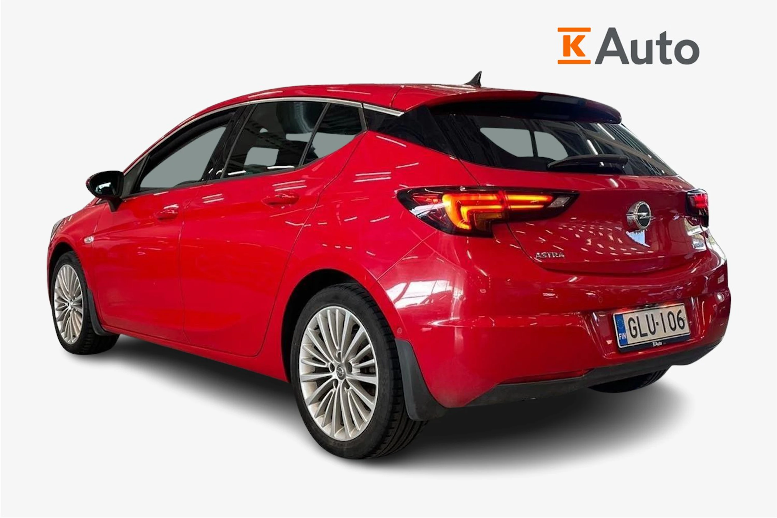 punainen Opel Astra 2016 kuva 2.
