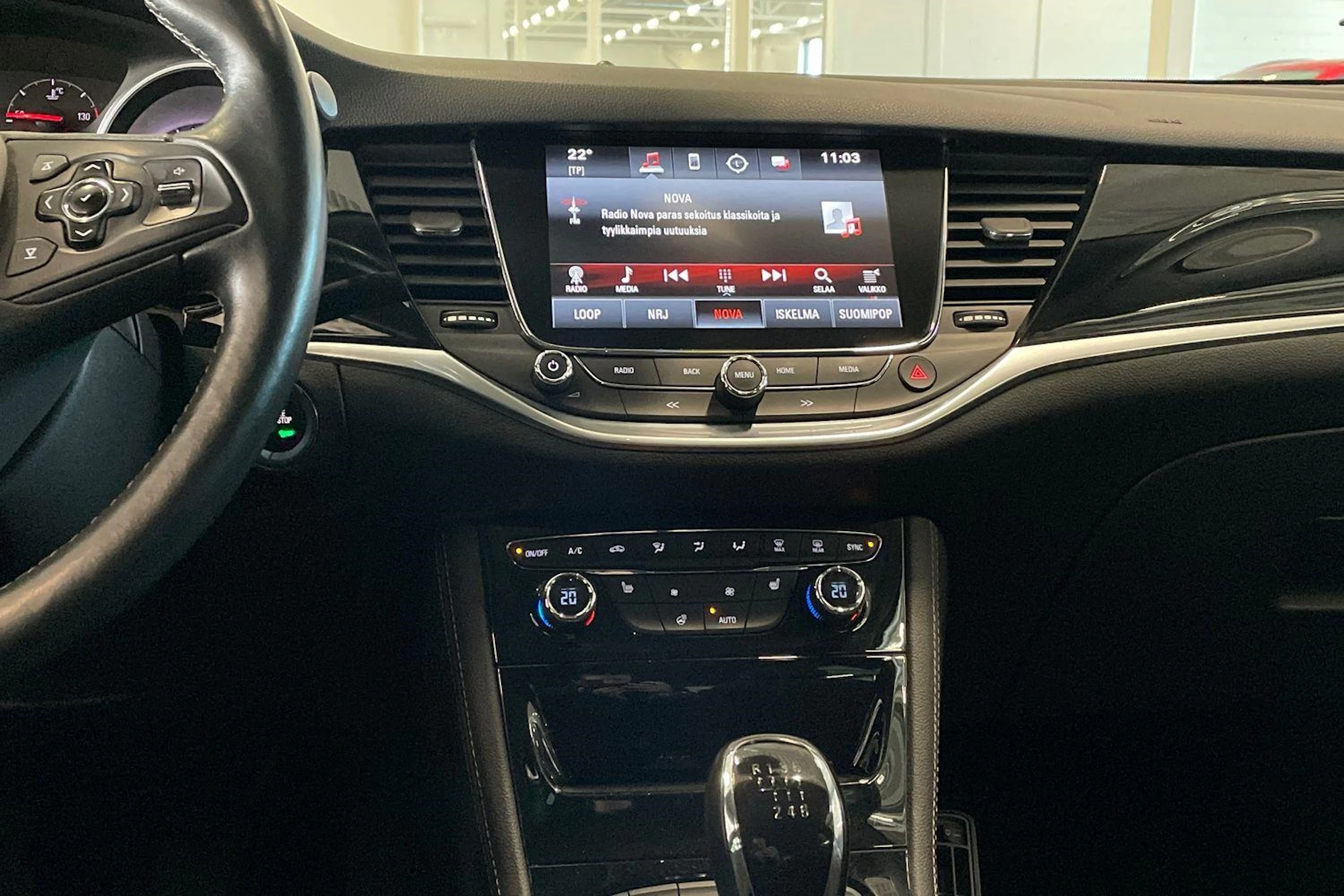 punainen Opel Astra 2016 kuva 15.