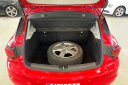 punainen Opel Astra 2016 kuva 23.