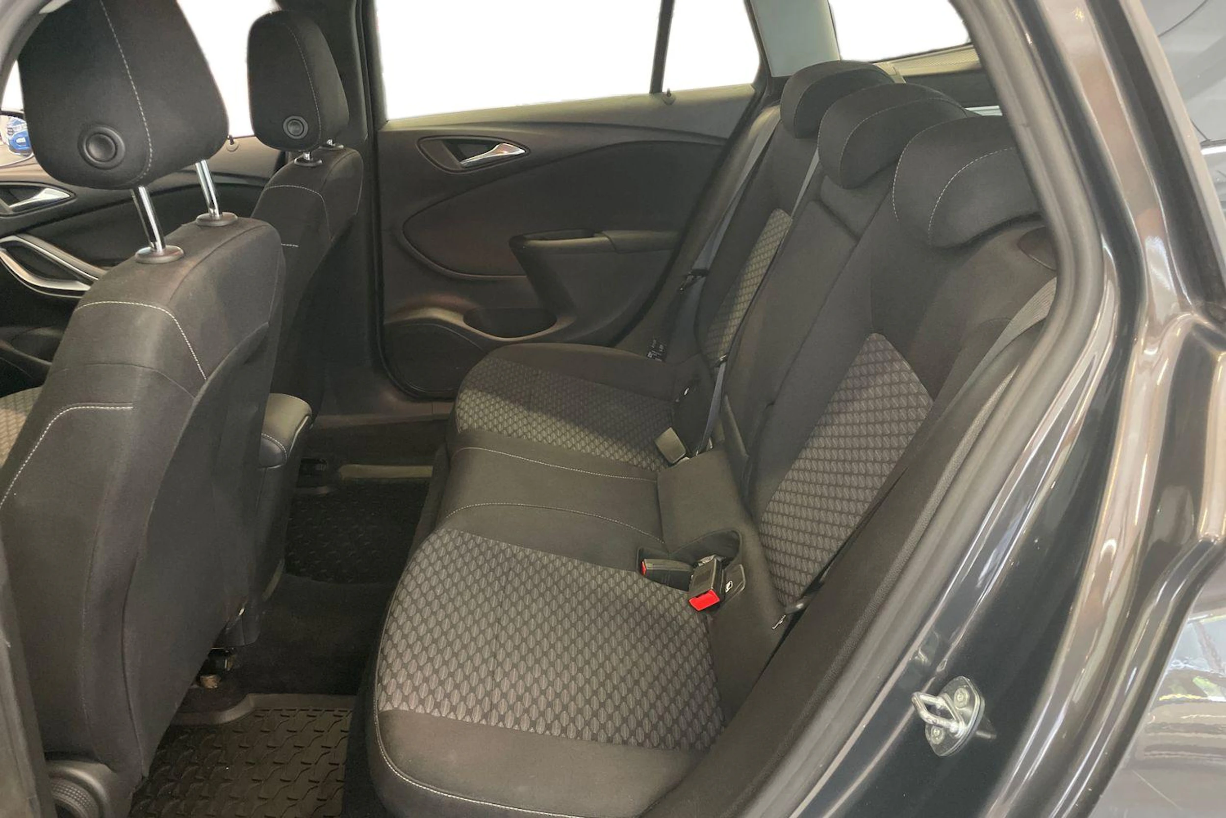 Harmaa Opel ASTRA 2016 kuva 8.