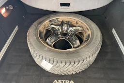 Harmaa Opel ASTRA 2016 kuva 10.