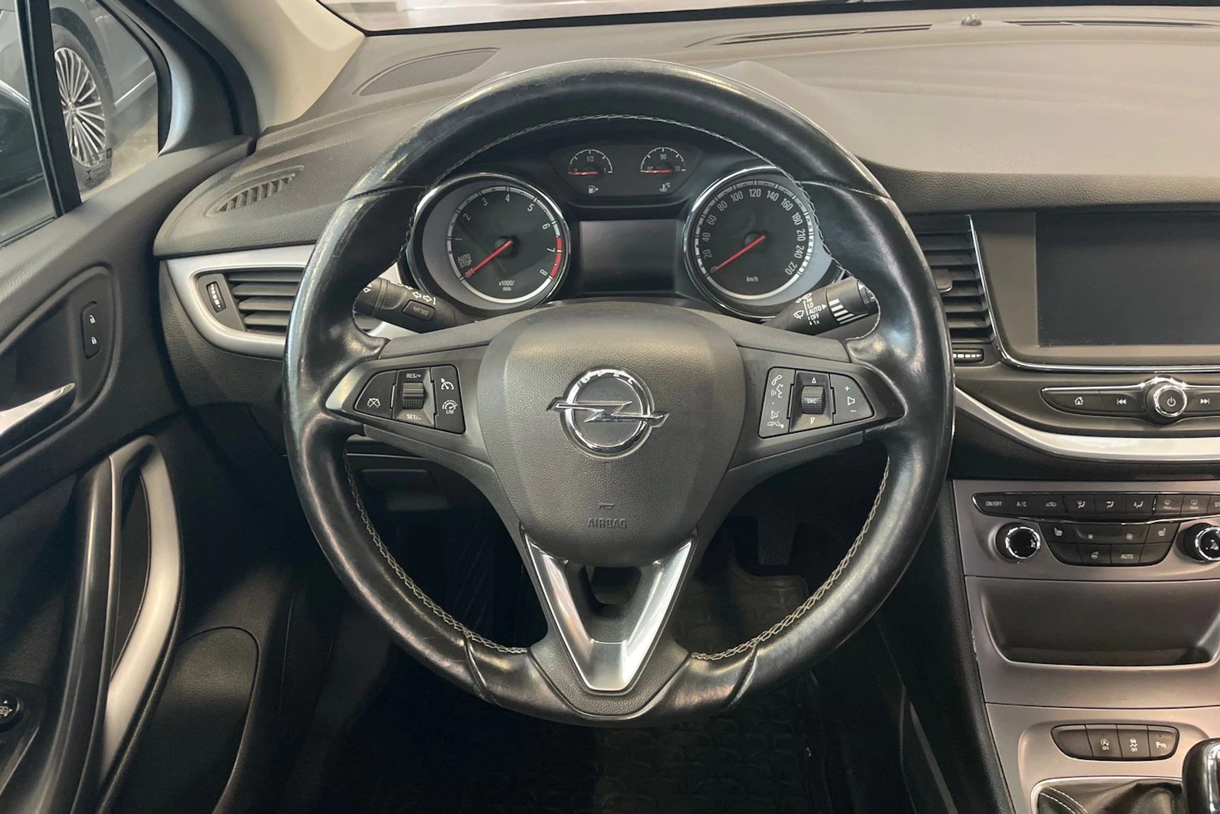 Harmaa Opel ASTRA 2016 kuva 11.