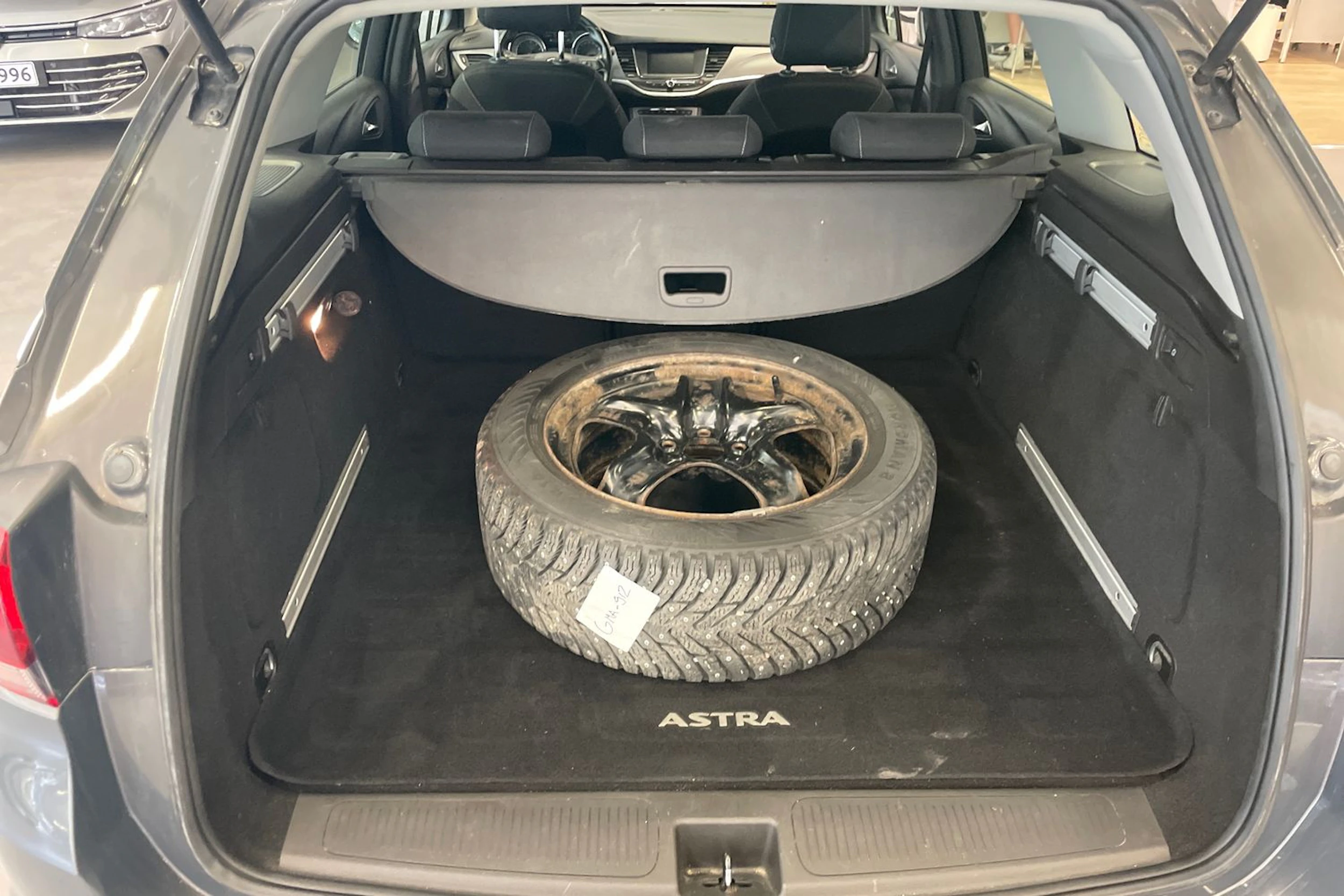 Harmaa Opel ASTRA 2016 kuva 12.