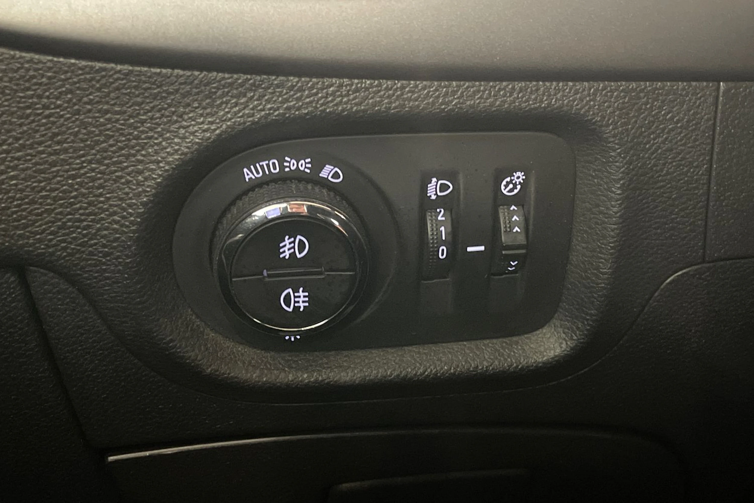 Harmaa Opel ASTRA 2016 kuva 20.