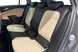 harmaa Opel Astra 2016 kuva 11.