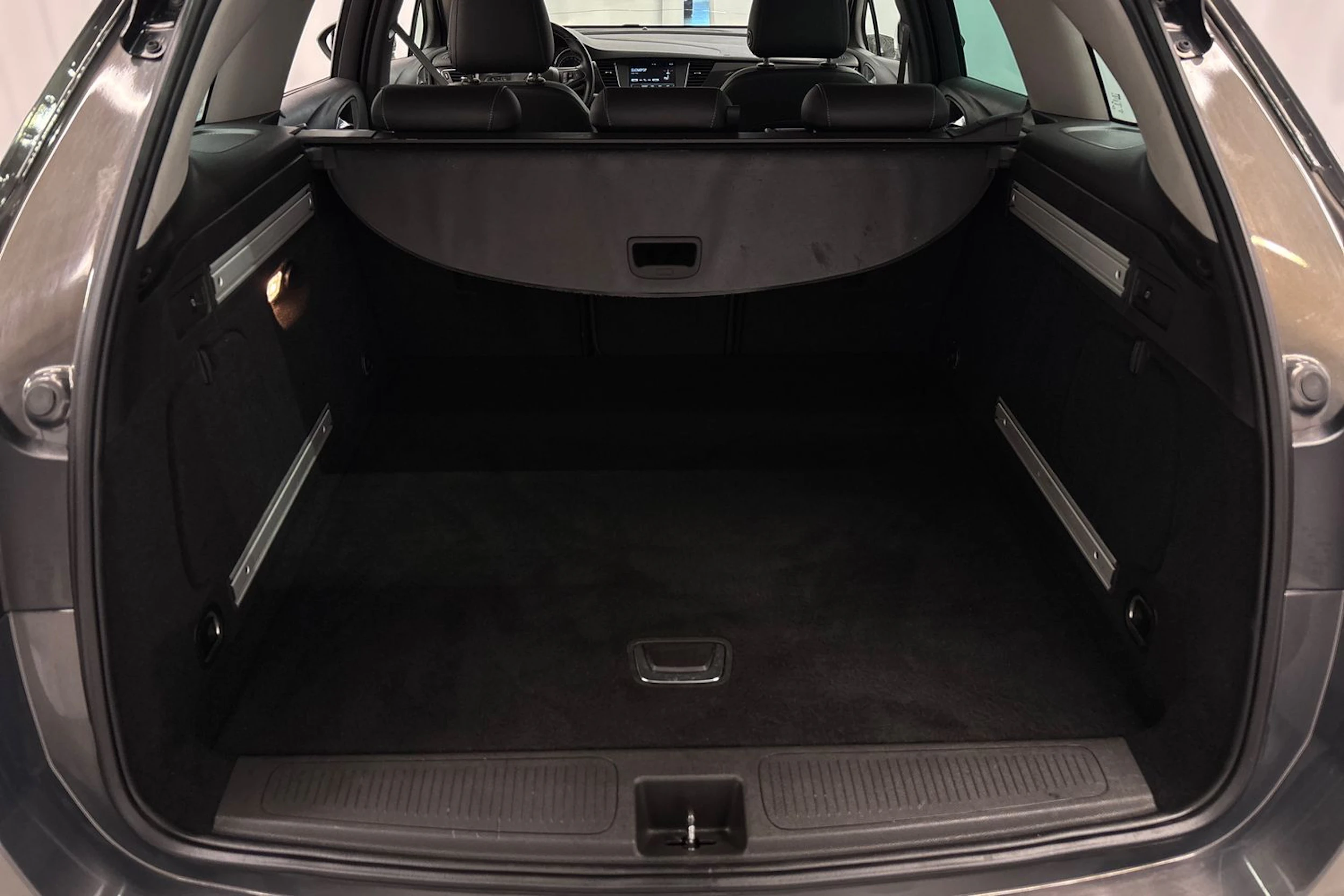 harmaa Opel Astra 2016 kuva 27.