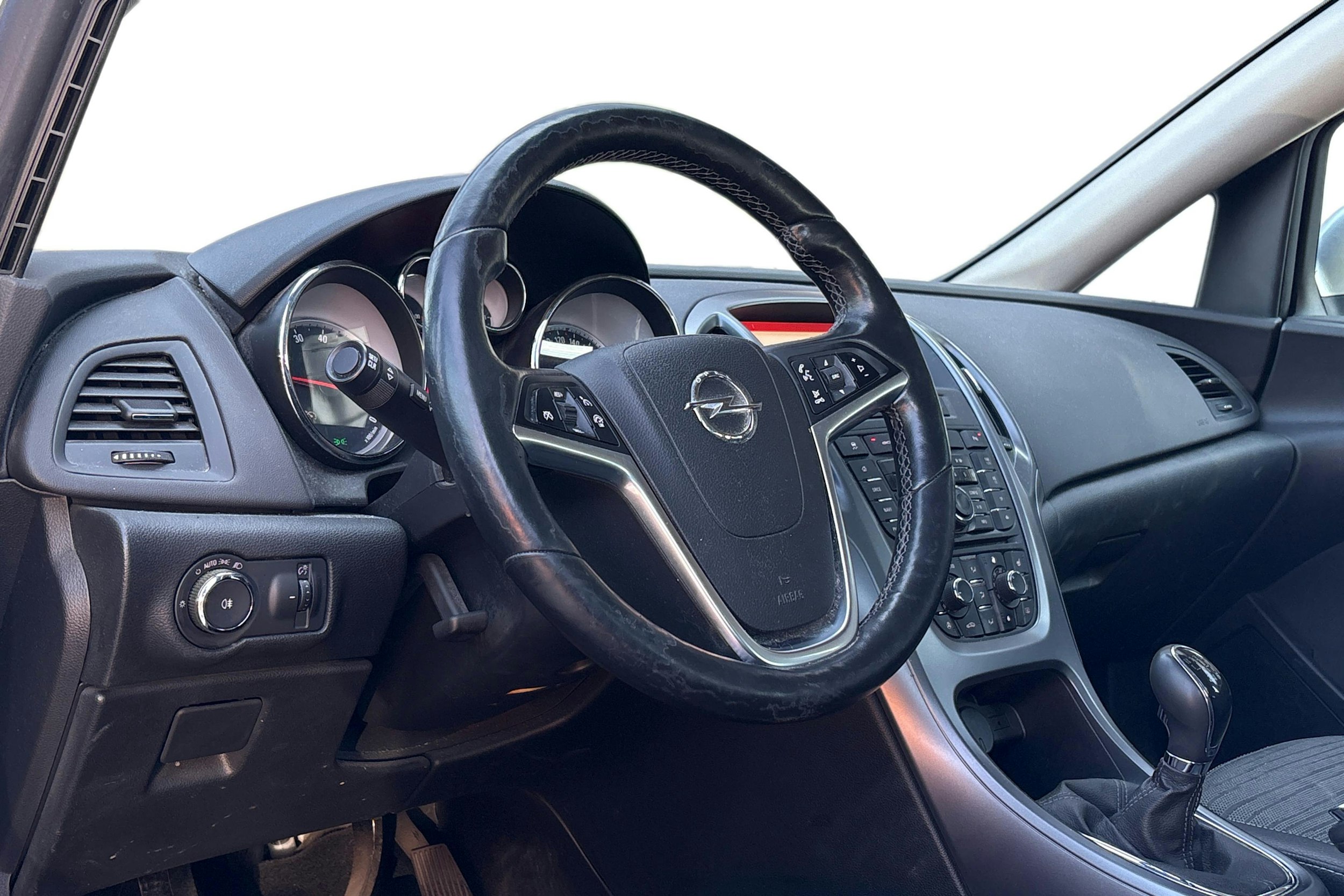 met. hopea Opel Astra 2016 kuva 3.