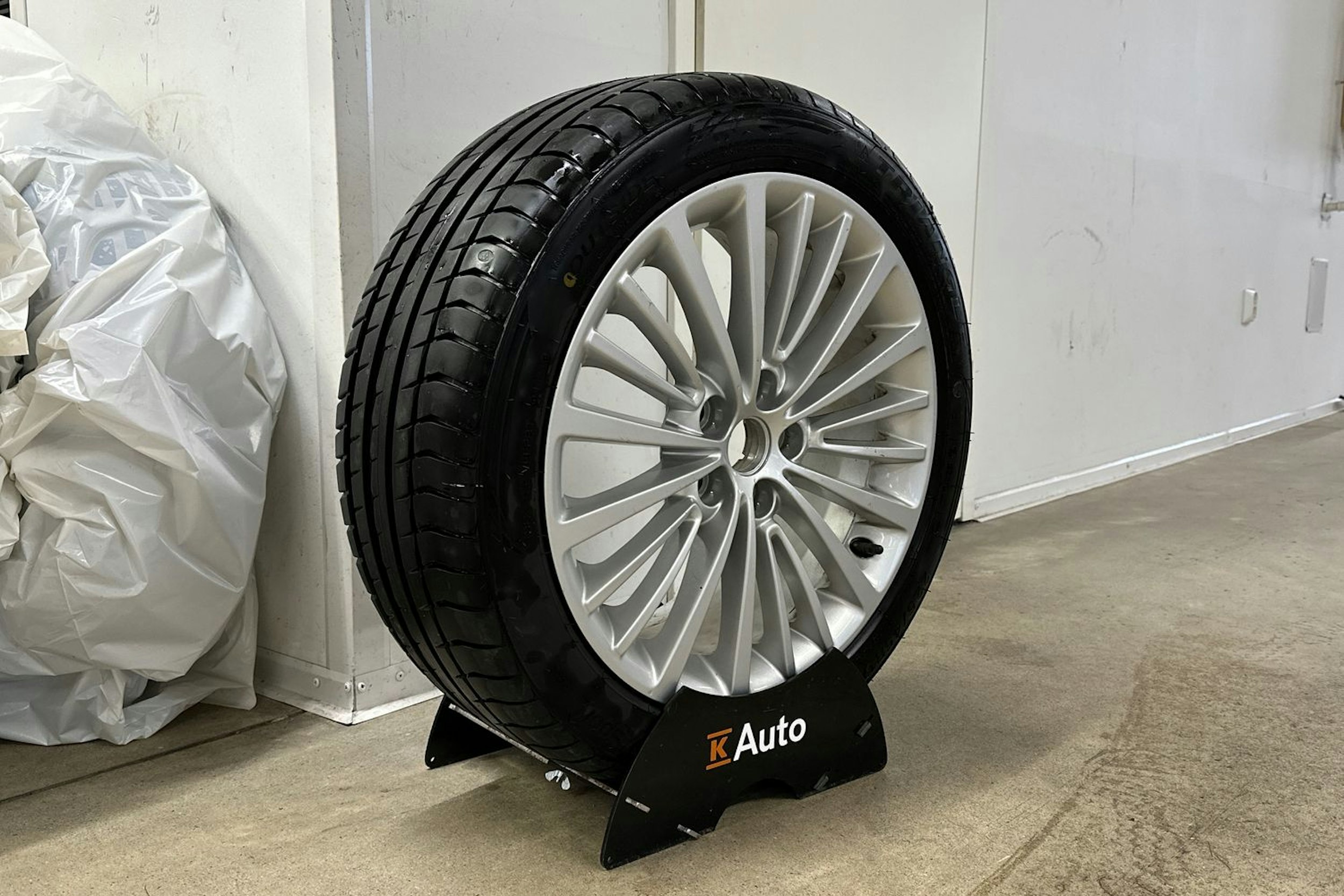 harmaa Opel Astra 2016 kuva 13.