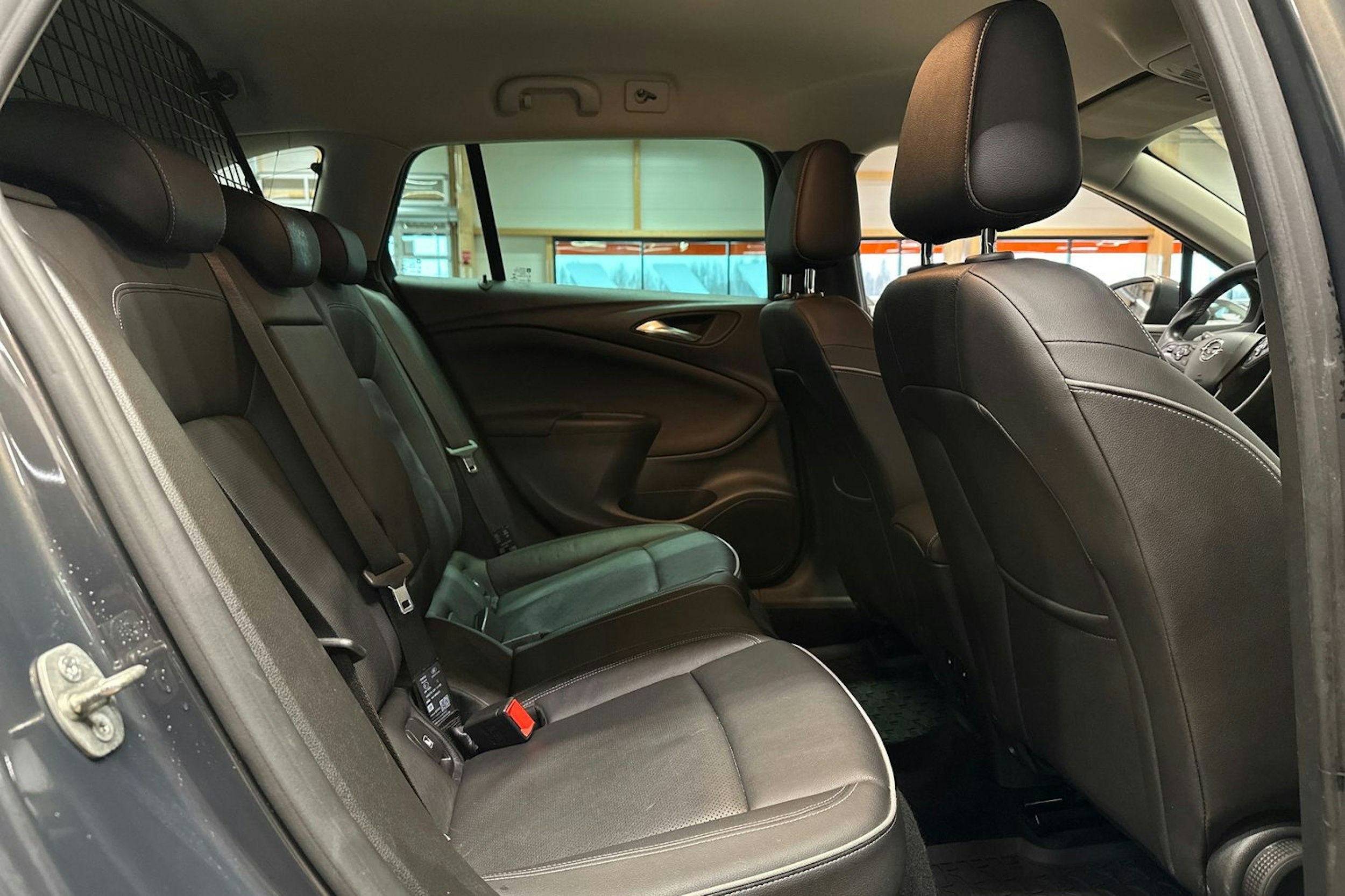 harmaa Opel Astra 2016 kuva 15.