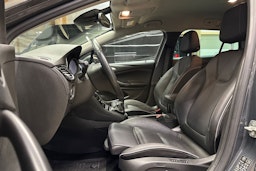 harmaa Opel Astra 2016 kuva 17.