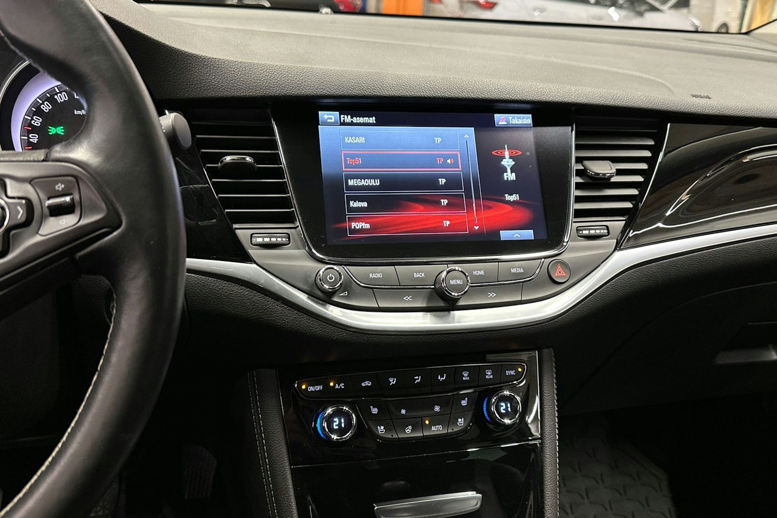 harmaa Opel Astra 2016 kuva 22.