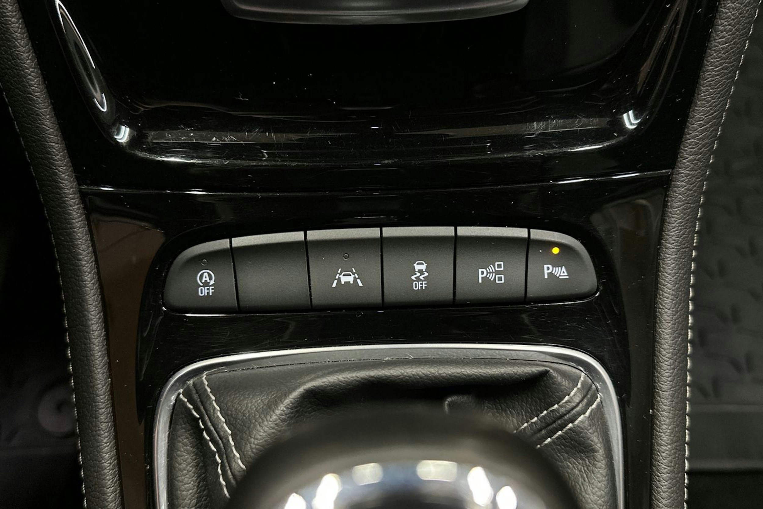 harmaa Opel Astra 2016 kuva 24.